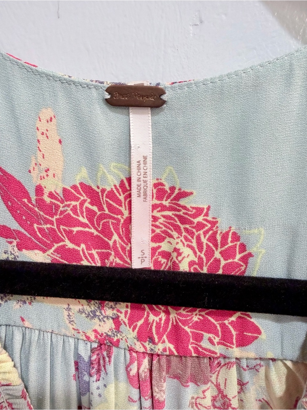 Free People Blue Haze Floral Sleeveless Tiered Tunic Blouse Tank Top V-Neck Sz S - Picture 4 of 11